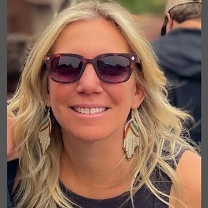 Meet your Posher, Simi